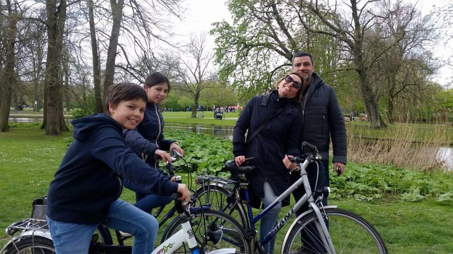 Amsterdam: Private City Bike Tour in italian - Entering Amsterdam by bike, not by checklist