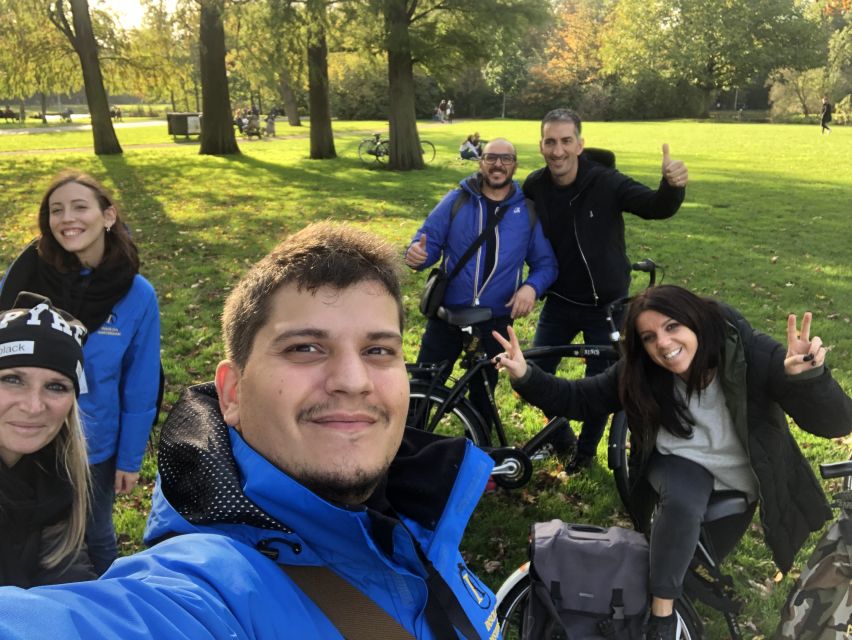 Amsterdam: Private City Bike Tour in italian - Italian language and small-group comfort