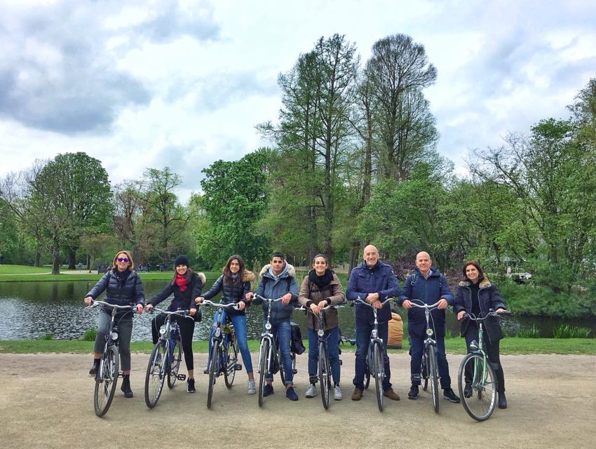Amsterdam: Private City Bike Tour in italian - Where you meet matters, because Dam Square can be a maze