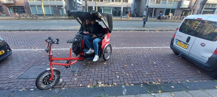 Amsterdam: Private City Highlights Tour by Rickshaw - Why Amsterdam highlights feel easier from the back of a bike taxi