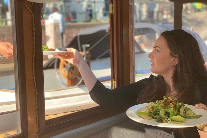 Amsterdam Private Dinner Cruise incl Drinks & 2-course Dinner 2hr - The dinner format: 2 courses, ordered onboard, with real menu variety