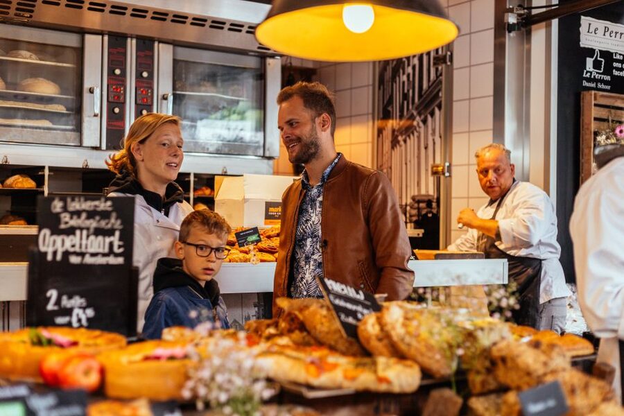 Amsterdam: Private Food Tour with a Local - Meeting at Museumplein: Otemba Gyoza Bar Sets the Tone