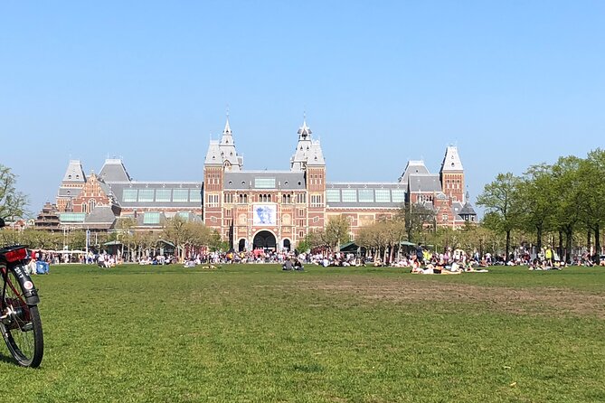 Amsterdam private guided tour with Marieke, local guide - De Wallen (the Red Light District): history, framing, and what to watch for