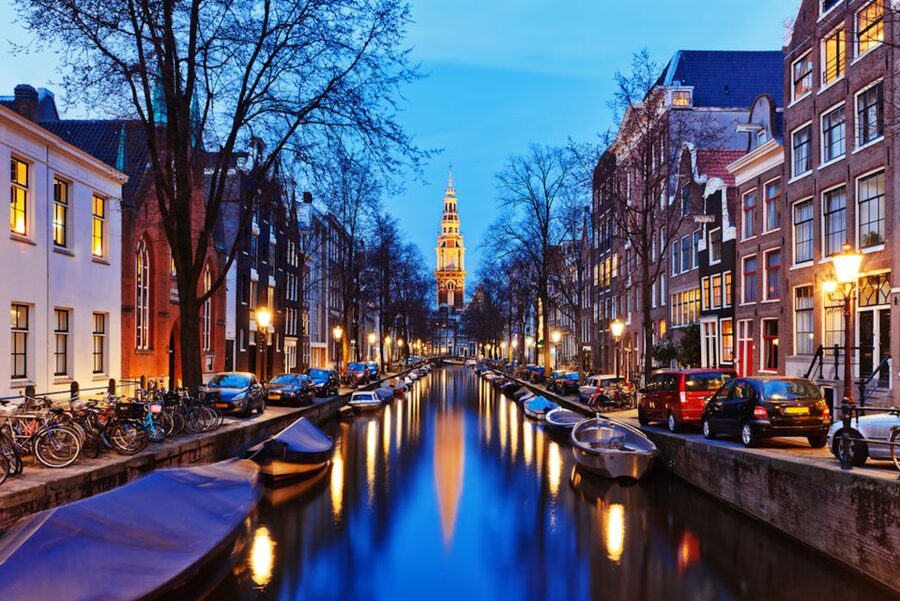 Amsterdam: Private Guided Walking Tour - Cobblestone Streets Through the Medieval Center