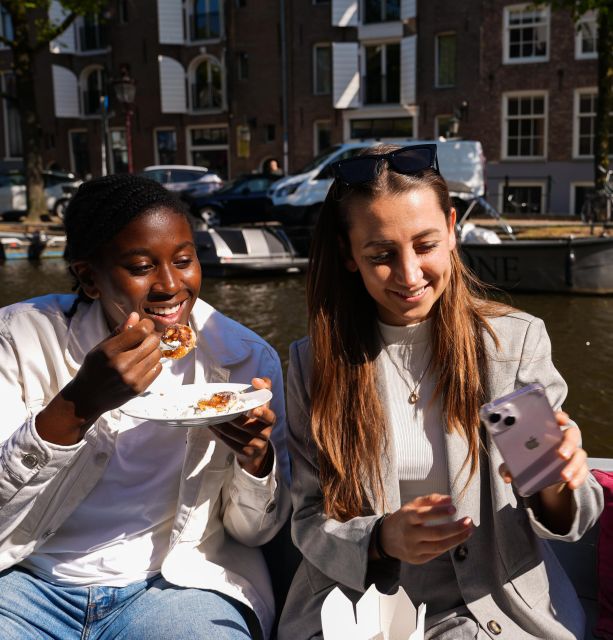 Amsterdam: Private Luxury Cruise with BBQ and Drinks - The route you actually get: Red Light District, Amstel River, and the famous bridges
