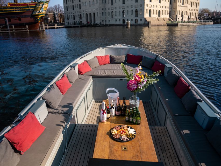 Amsterdam: Private Luxury Cruise with Pizza and Drinks - Entering Amsterdam by Canal, on the Electric Boat Roos