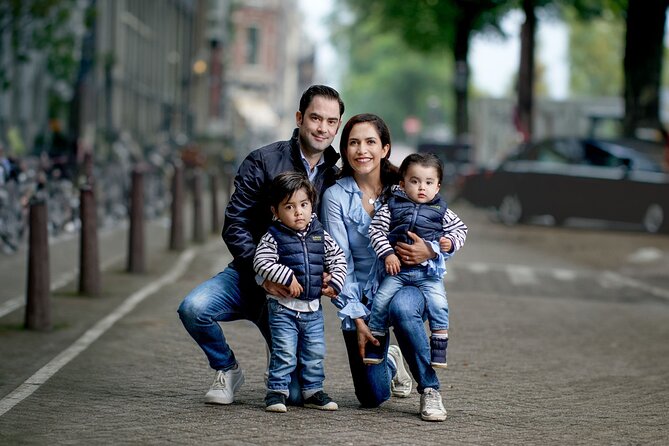 Amsterdam Private Photo Session Tour - Meeting at Reguliersgracht 31 and finding the Seven Bridges Viewpoint fast