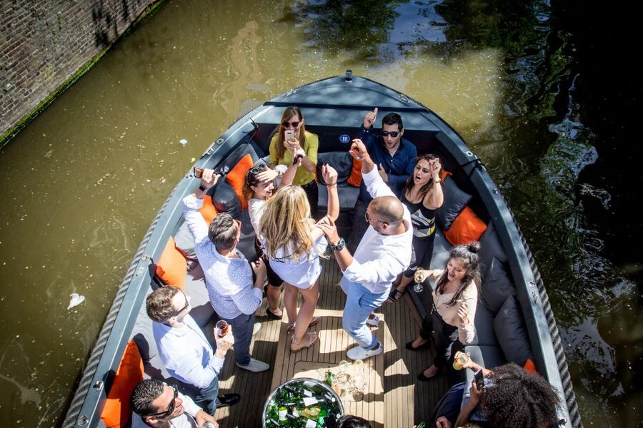 Amsterdam: Private Prosecco Canal Cruise Tour - Key highlights before you board