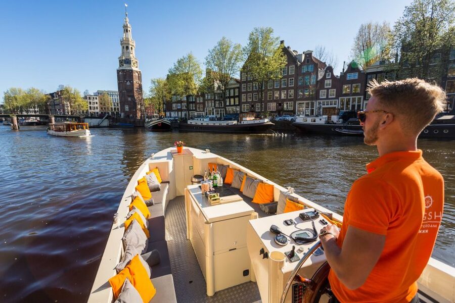 Amsterdam: Private Prosecco Canal Cruise Tour - Prosecco included, and why the “silent lifeboat” mood works