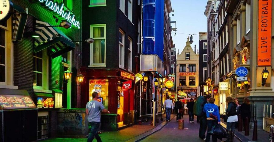 Amsterdam: Private Red Light District and Food Tour - Key points to know before you go