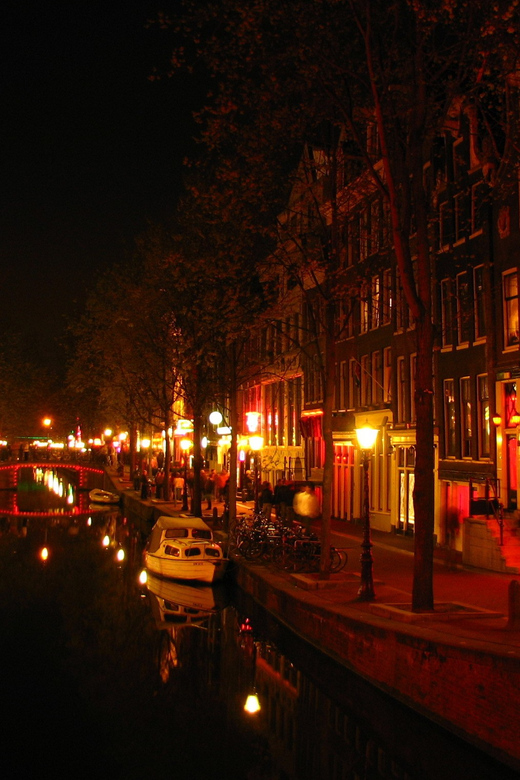 Amsterdam: Private Red Light District Tour in Spanish - Key things to know before you go