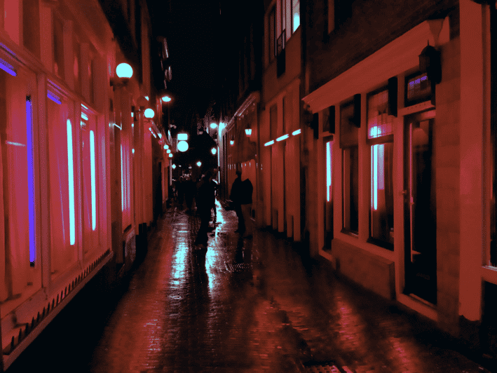 Amsterdam: Private Red Light District Tour in Spanish - Why a Spanish Private Tour Works So Well for This Area