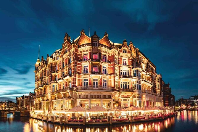 Amsterdam: Private Romantic Evening Canal Cruise + Bubbles/Snacks - What kind of traveler should book this?
