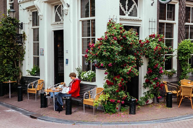 Amsterdam Private Tour: Highlights & Hidden Gems by Bike or Foot - Key things that make this tour work well
