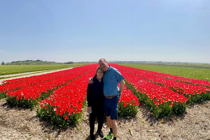 Amsterdam Private Tour to Keukenhof, Tulip Fields and Windmills - Simonehoeve cheese and wooden shoes: the stop that feels personal