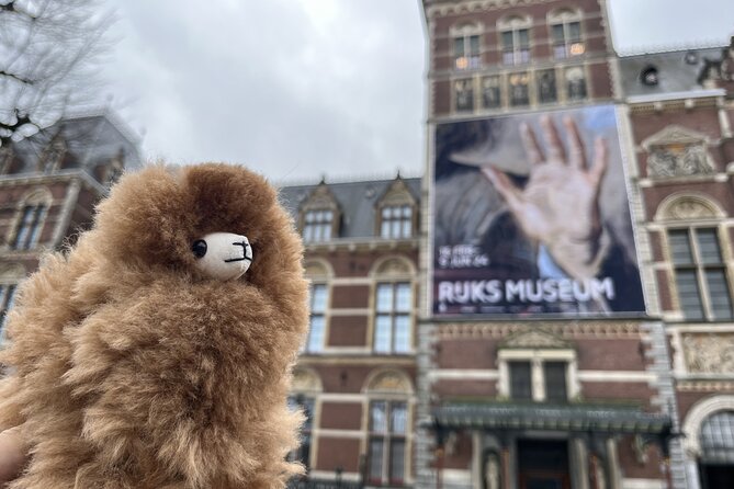 Amsterdam Private Walking & Tasting Tour - The cheese tasting stops, Gouda and Edam plus the “why” behind each bite