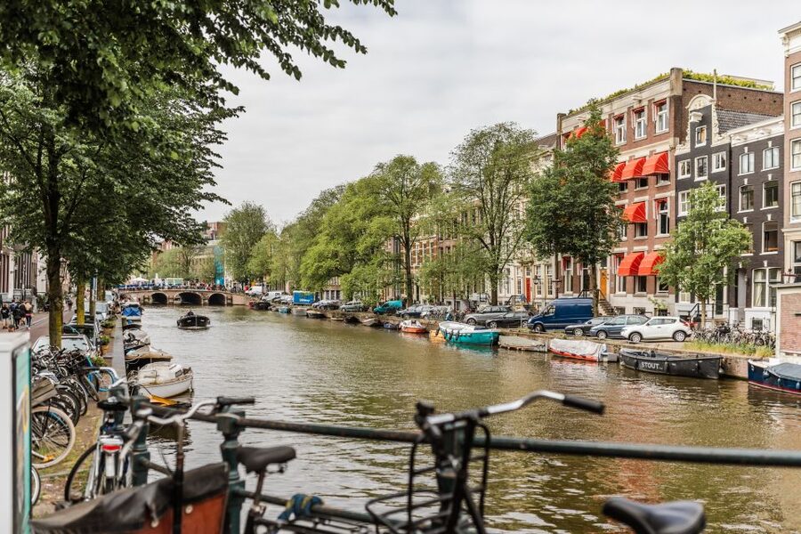 Amsterdam: Private Walking Tour of Jordaan & De 9 Straatjes - Westerkerk: a landmark that anchors the Jordaan edge