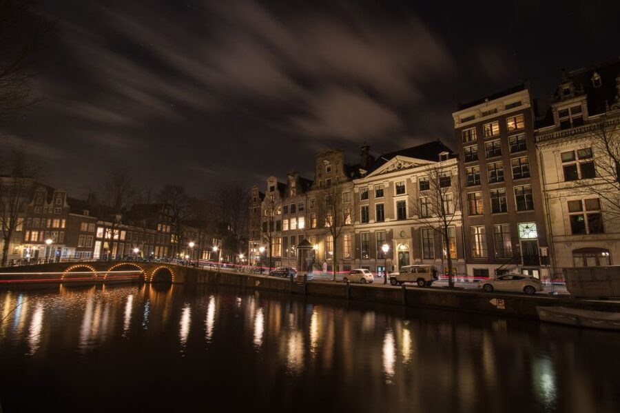 Amsterdam: Private Walking Tour with a Local - Why a private Amsterdam stroll beats wandering alone