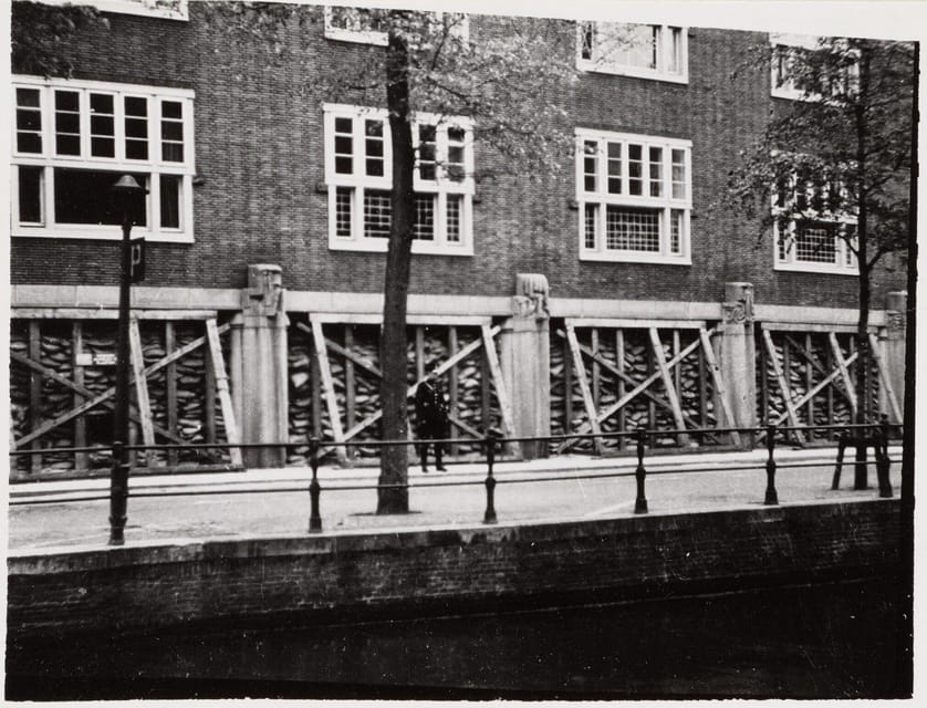 Amsterdam: Private World War Two History Walking Tour - How the tour actually feels: pace, questions, and no audio gear