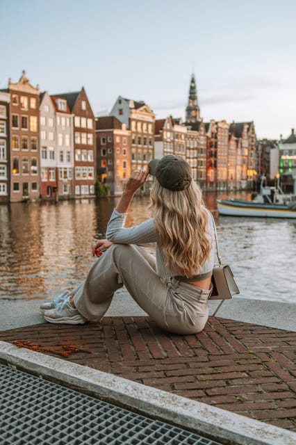 Amsterdam: Professional Photoshoot at the Canals - Brouwersgracht stop: the canal-belt look you came for