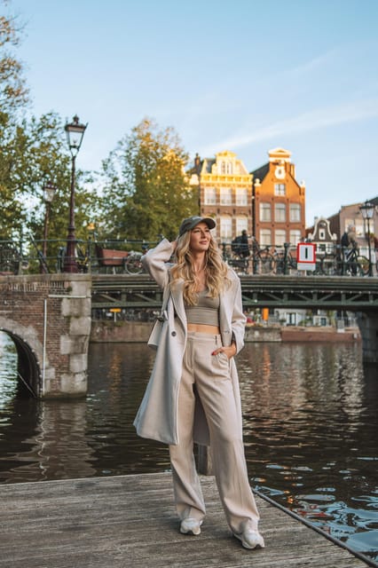 Amsterdam: Professional Photoshoot at the Canals - Mini vs Standard vs Deluxe: matching session length to your photo goals