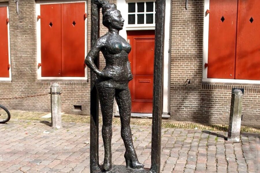 Amsterdam: Red Light District 1-hour Smartphone Audio Tour - The sailors, merchants, and alleys part you can feel