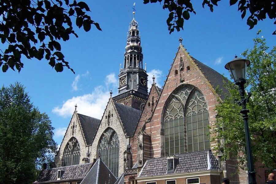 Amsterdam: Red Light District 1-hour Smartphone Audio Tour - The district’s reputation vs. what the tour emphasizes