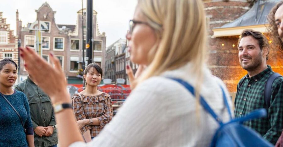 Amsterdam: Red Light District & City Tour German or English - Price and value for a private 2-hour Amsterdam walk