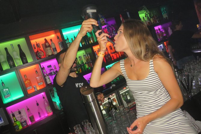 Amsterdam Red Light District Pub Crawl - Guides, Games, and Social Mixing: The Real Difference