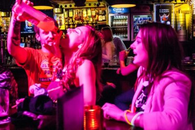 Red Light District Pub Crawl with Unlimited Shots