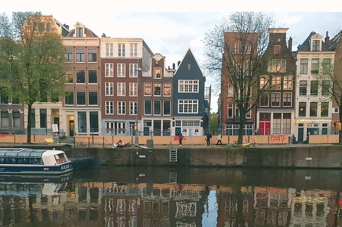 Amsterdam Red-light District Tour for Groups English or German - A respectful walk around the Red Light District, without the awkward tourist vibe