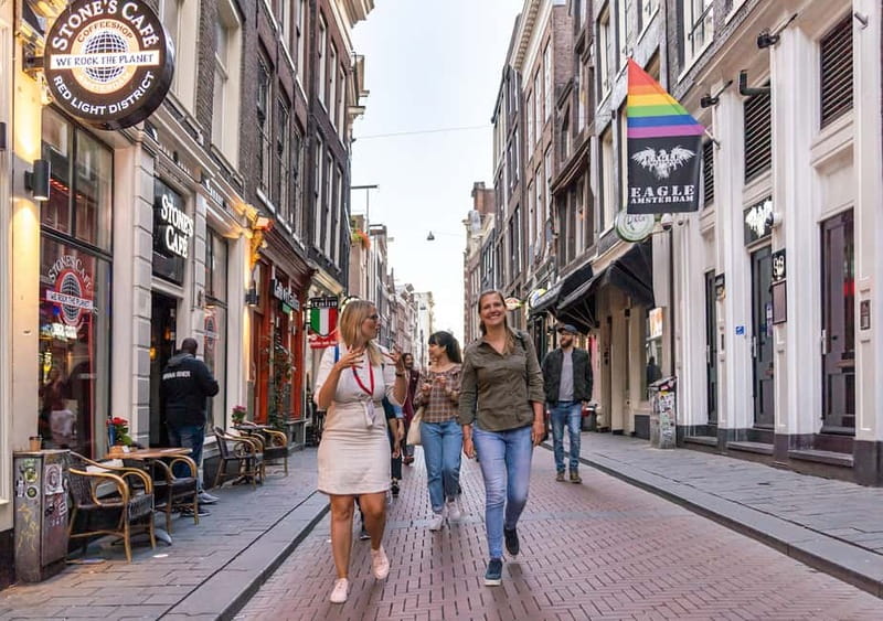 Amsterdam: Red Light District Tour in DE/EN/IT/ES/FR - Photo stops that keep the route coherent: Centraal Station and Chinatown