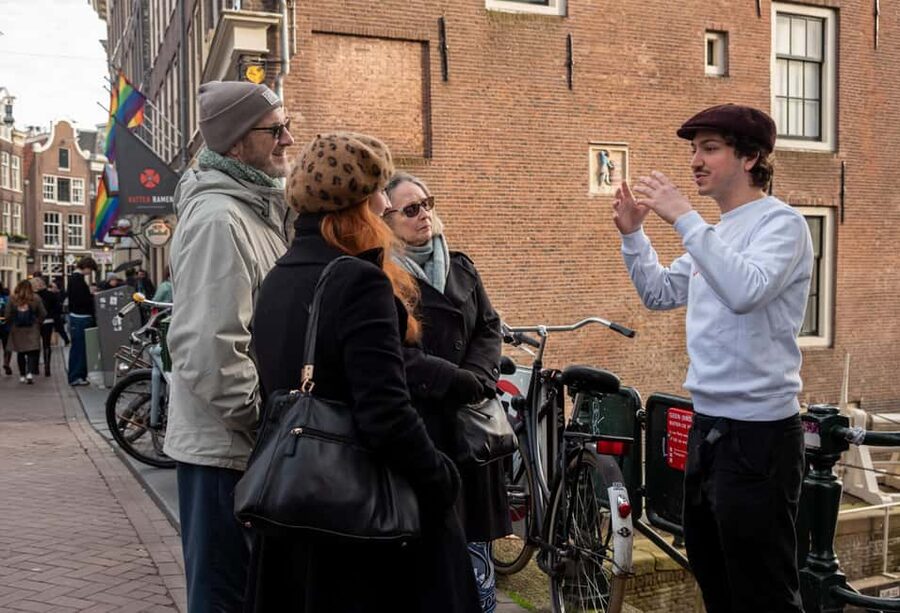 Amsterdam: Red Light District Tour in English or German - Price and value: is $34 for 2 hours actually fair?