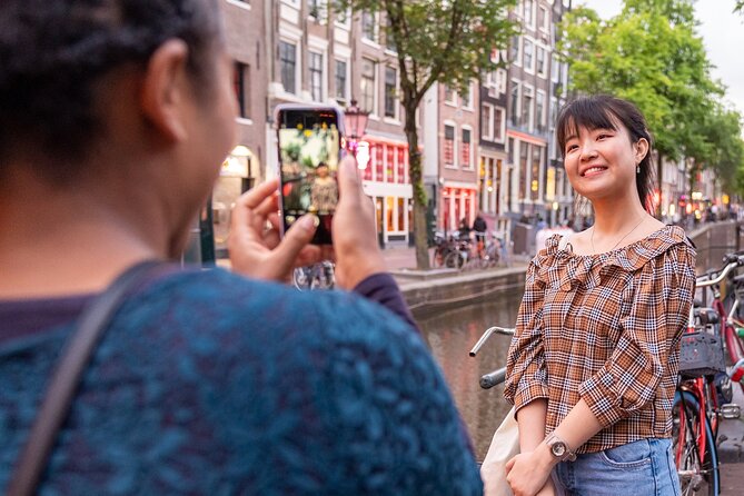 Amsterdam Red Light District Walking Tour in EN/DE/IT/ES - Why a guided walk beats wandering here