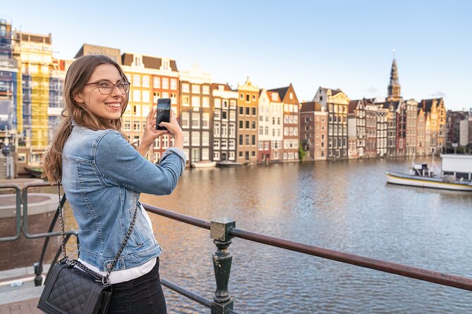 Amsterdam Red Light District Walking Tour in EN/DE/IT/ES - Nieuwmarkt: coffeeshops, cannabis politics, and the district’s future