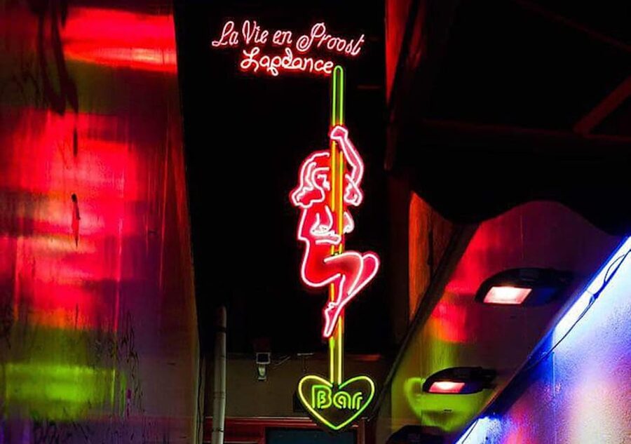 Amsterdam: Red Light Tour Exclusive + Peep Show - Should You Book This Red Light Tour and Peep Show Combo?
