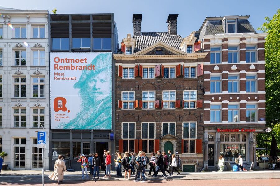 Amsterdam: Rembrandt House Museum Entrance Ticket - Entering the house: how the visit flows through restored rooms
