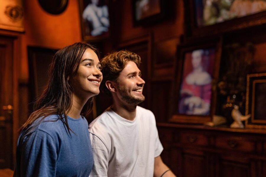Amsterdam: Rembrandts Immersive Experience Admission Ticket - Inside the 5D show: video, scent, music, and a guided story