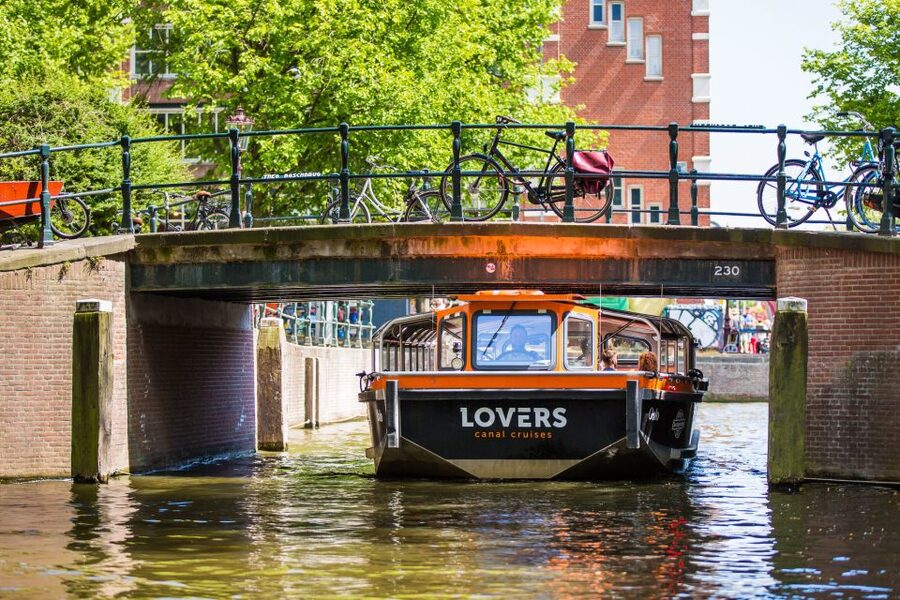 Amsterdam: Semi-Open Canal Boat Cruise - Audio Guide in 19 Languages, and How to Actually Hear the Story