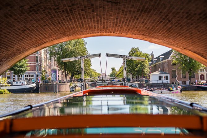 Amsterdam Sightseeing Canal Cruise with Audio Guide - When to Book, and Who This Cruise Suits Best
