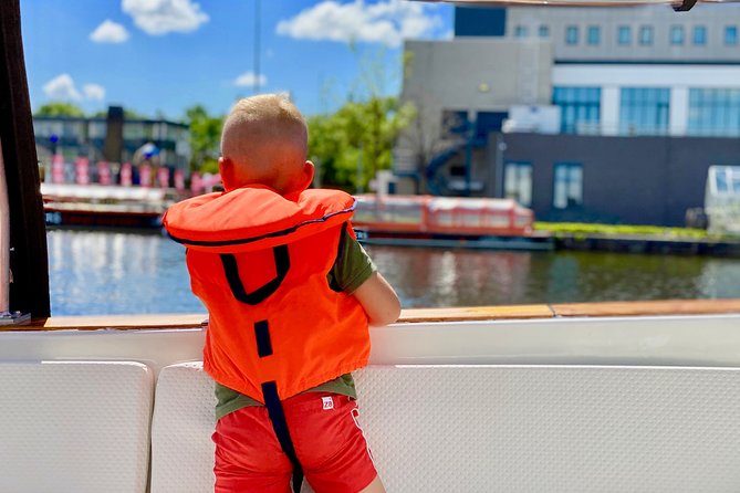 Amsterdam Small-Group Canal Cruise Including Snacks and Drinks - Snacks and open bar: what’s included, and why it’s a big value