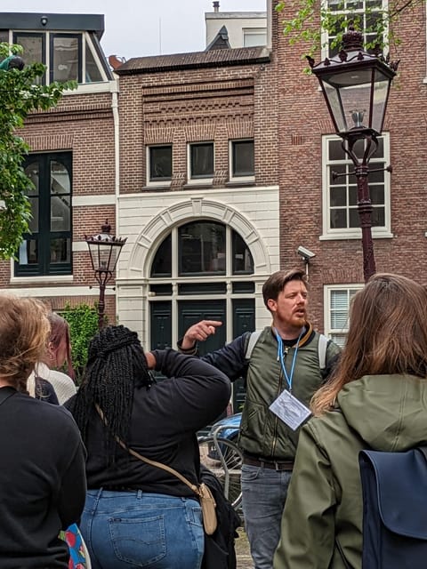 Amsterdam: small group tour: History, humor & hidden gems - The canal-belt pace: why this 2-hour walk feels manageable