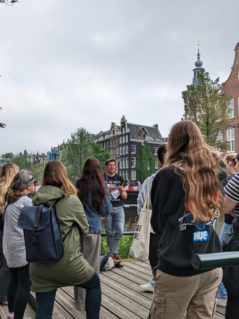 Amsterdam: small group tour: History, humor & hidden gems - Red Light District and Burgwallen Oude Zijde: the past behind the postcards