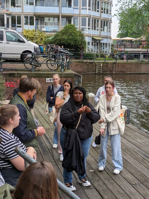 Amsterdam: small group tour: History, humor & hidden gems - Binnenstad and Begijnhof: small spaces with big meaning