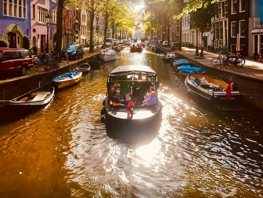Amsterdam: Smoke and Lounge City Boat Cruise - Why This Lounge Canal Cruise Works So Well in Amsterdam