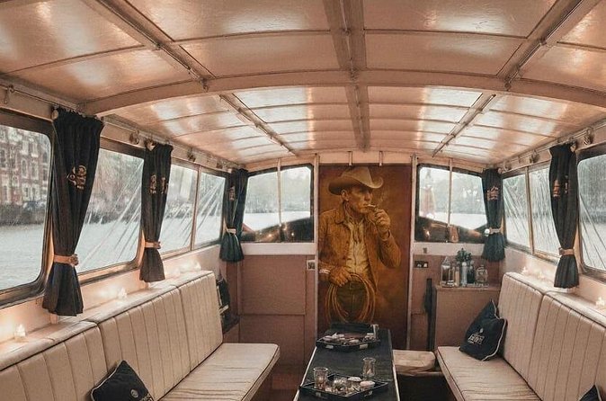 Amsterdam Smoke Friendly Cruise with drinks option & local guide - Price and value: is $30.17 worth it for one hour?