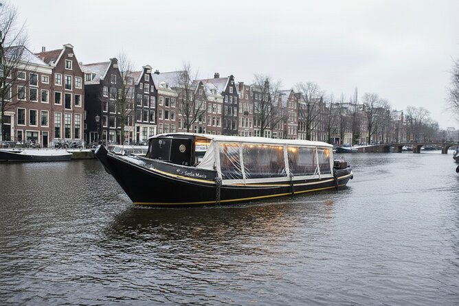 Amsterdam Smoke Friendly Cruise with drinks option & local guide - If your date lines up with the Light Festival season, here is what to expect