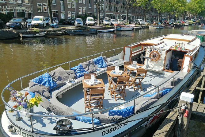 Amsterdam The Bulldog Boat Smoke Friendly Cruise + 2 drinks - Smoke-friendly rules: bring your own 420 and keep expectations clear