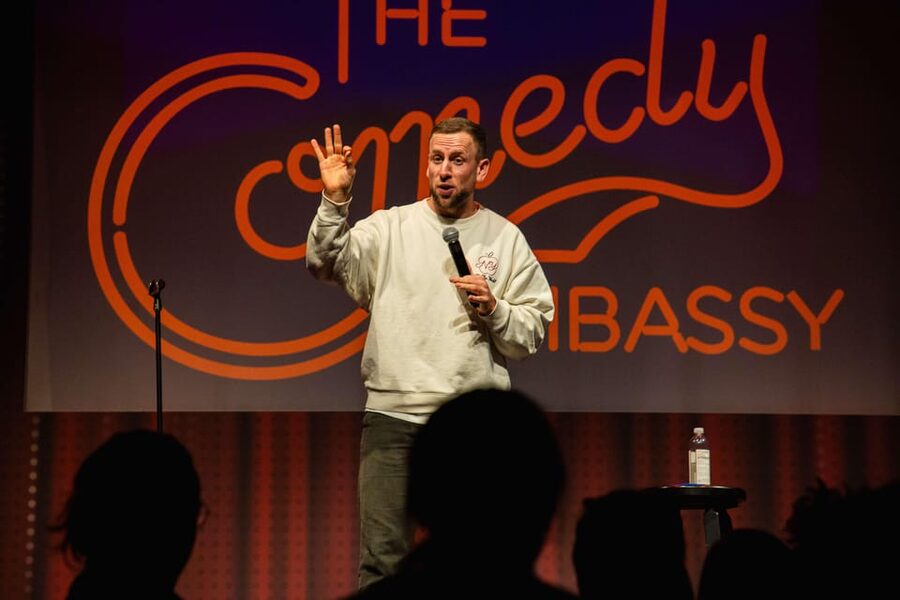 Amsterdam: The Comedy Embassy Stand-Up Show - The Comedy Embassy show flow: four comedians, bar, and intermission