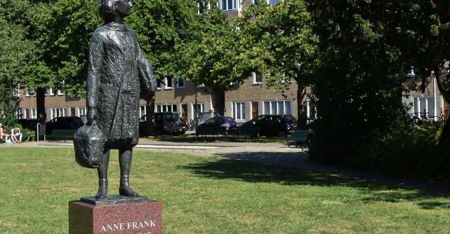 Amsterdam: The Life of Anne Frank Walking Tour - The 1.5-hour route: statue square, schools, and the diary bookshop